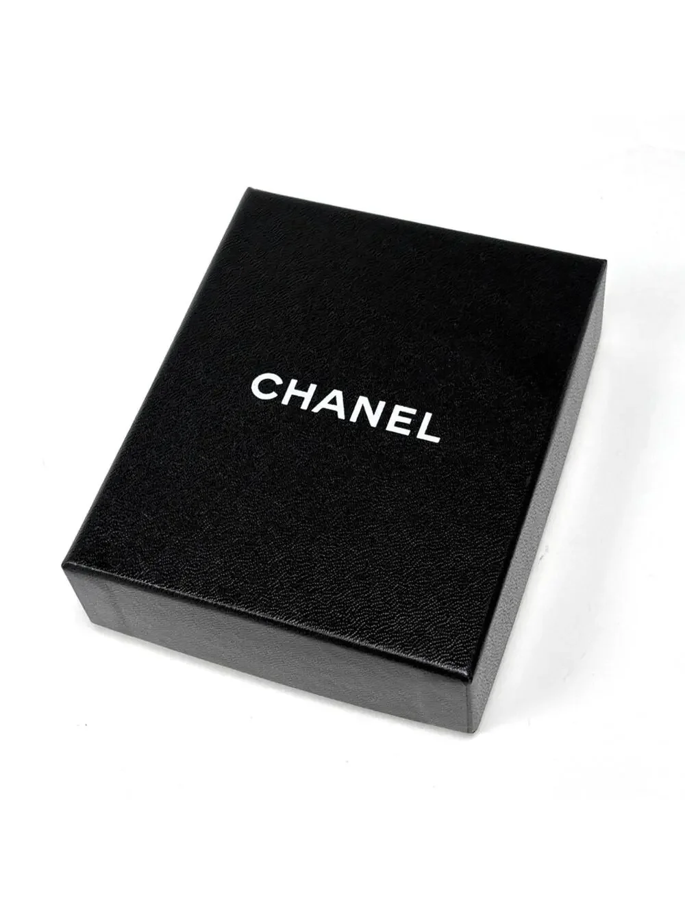 CHANEL elevate your